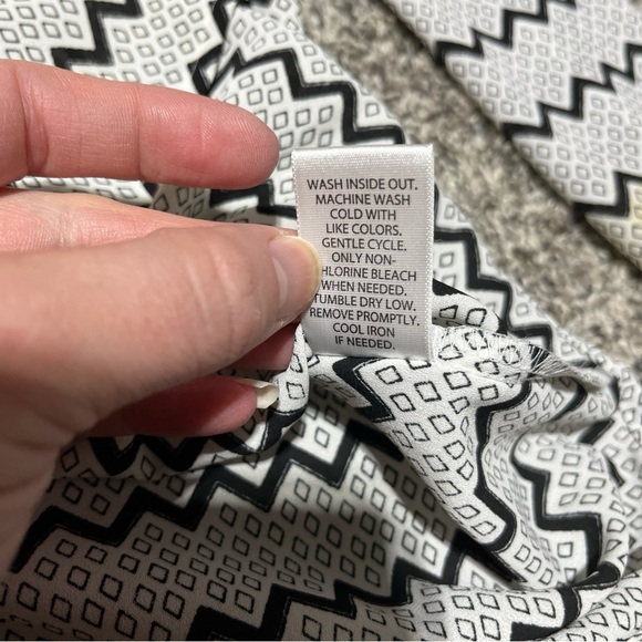 Candies Button Down Chevron Chiffon Tie Sleeves Size L long sleeve NWT See Note - Picture 8 of 10